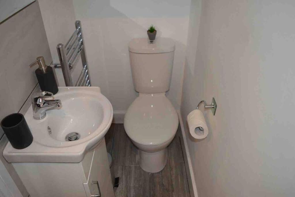 Вілла Unique 4 Bed House In Derby Perfect For Contractors And Families Екстер'єр фото